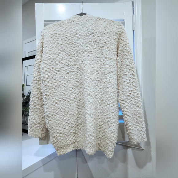 NEW Abercrombie & Fitch Boucle Knit Cardigan - Picture 2 of 3